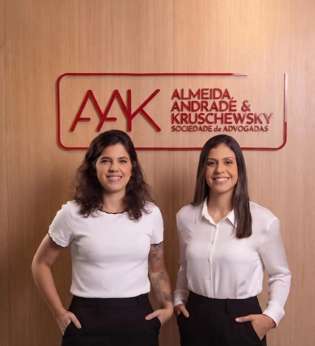 Doutoras Laila, Luciana Kruschewsky e Luciana Andrade - AAK Advogadas